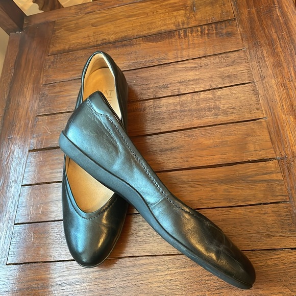 naturalizer Leather Flats - Picture 2 of 4